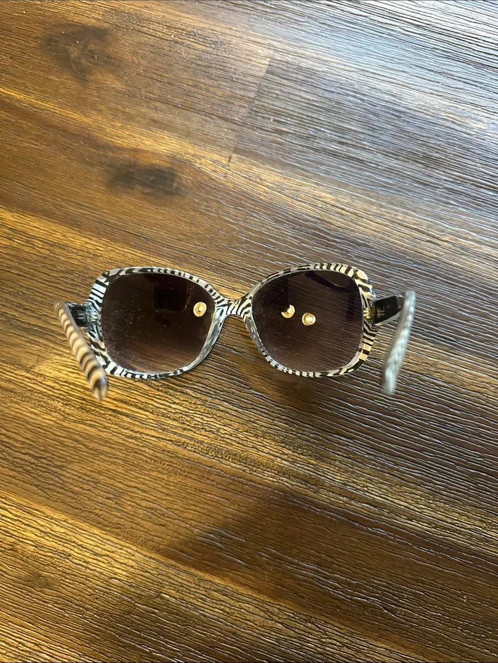 Women's Black and Zebra Oversized Sunglasses - Unbranded - Picture 3 of 3